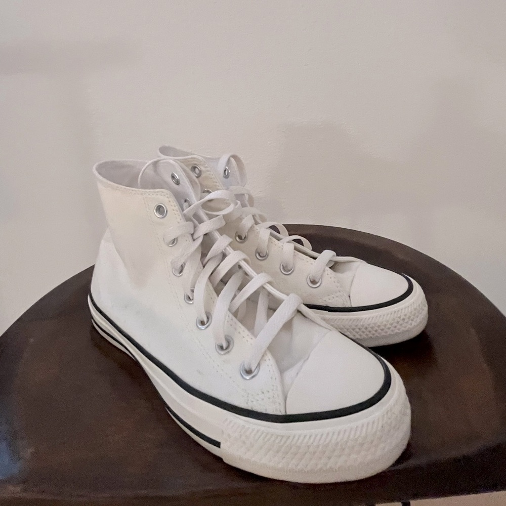 CONVERSE Custom Chuck 70 High Top Women’s 7.5 / off-white
